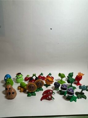 Plants vs zombies large figure lot